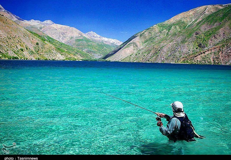 ماهیگیری در دریاچه گهر