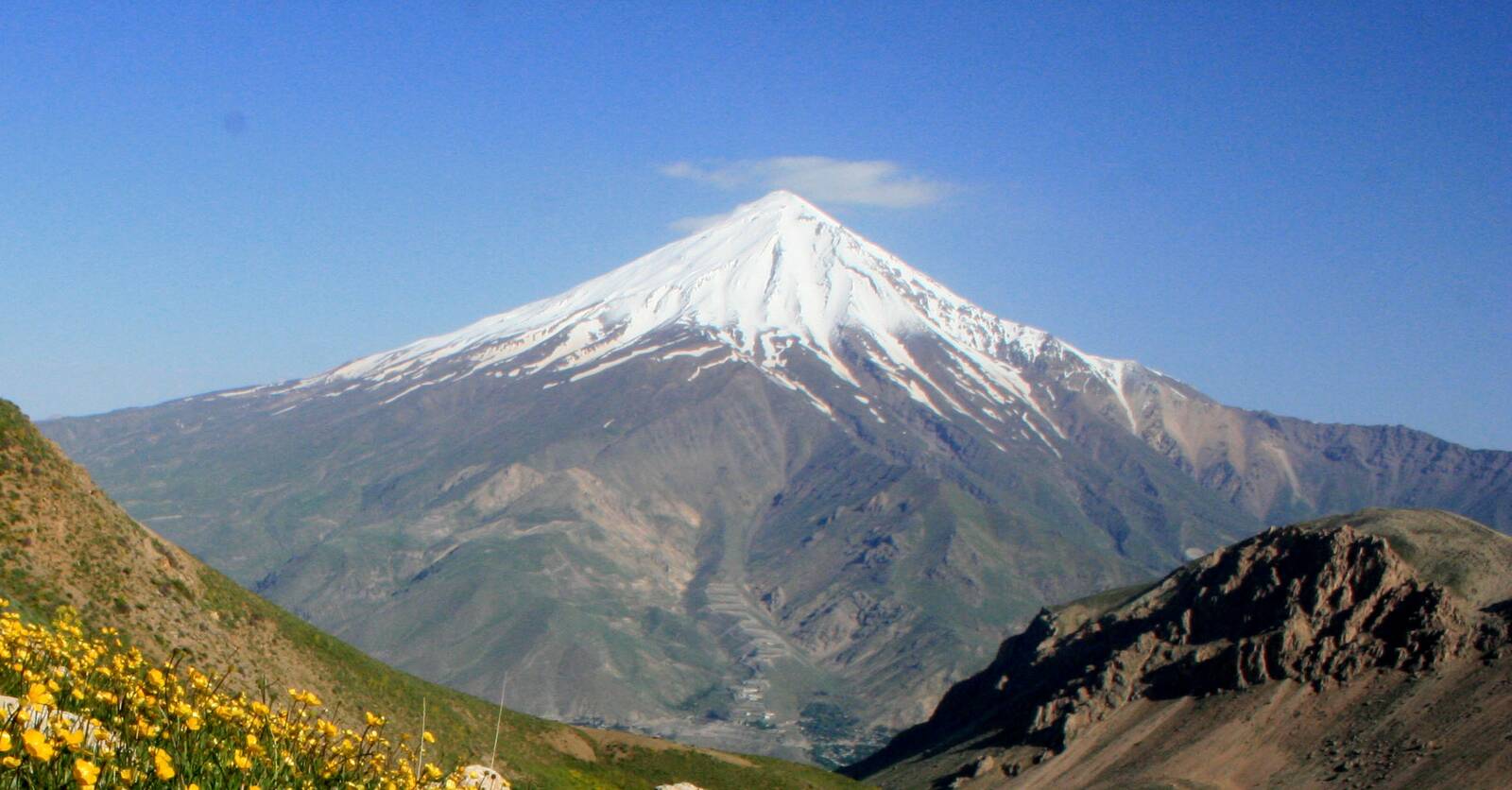 کوه دماوند بلندترین قله‌ی ایران